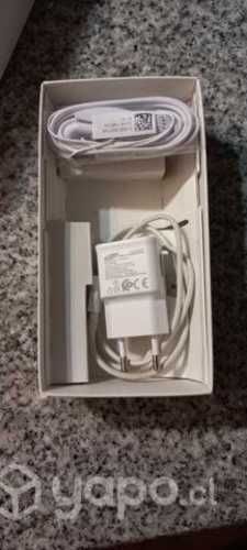 Samsung A10s - usado