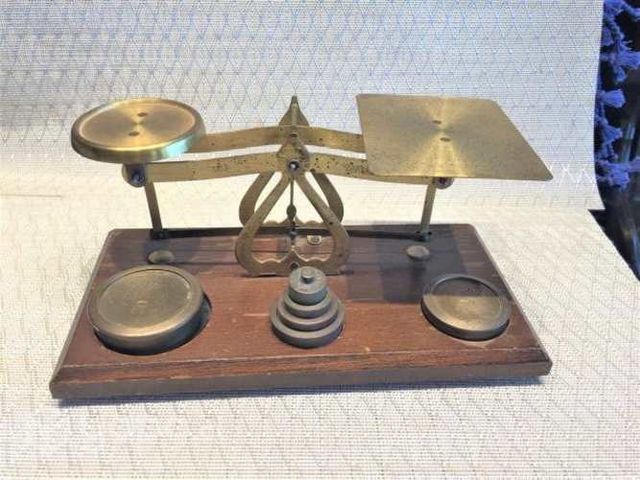 Pesa O Balanza Postal De Madera Y Bronce Inglesa 6