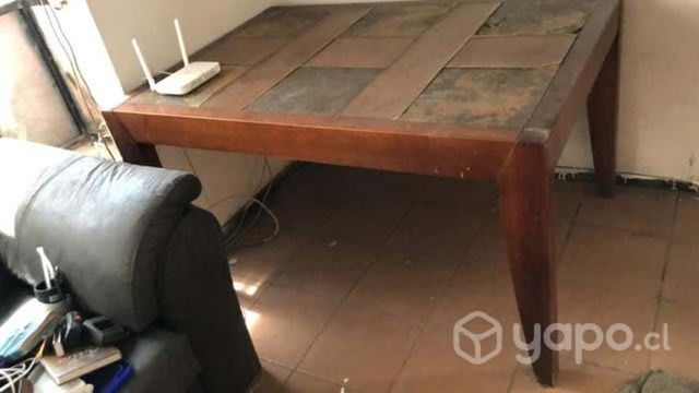 Mesa de comedor hermosa con detalles minimos