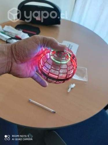 Esfera voladora de colores recargable