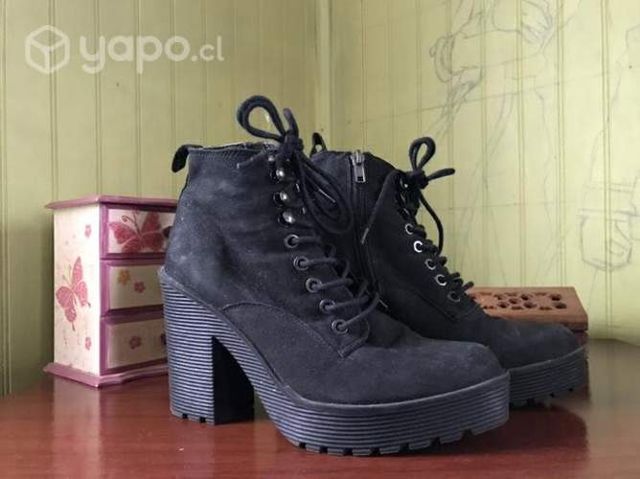 Botines Basement casi nuevos
