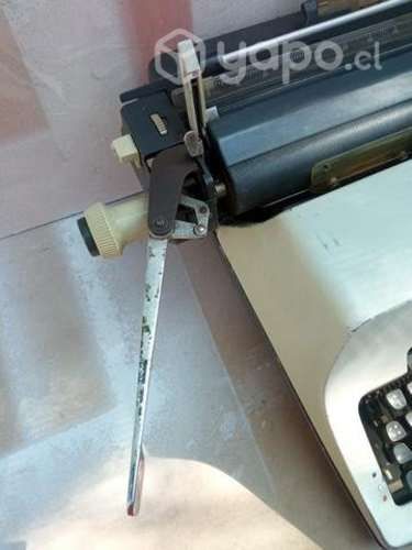 Maquina de escribir marca Olimpia