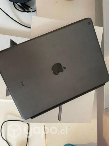 Ipad 7ma gen 32GB + teclado original