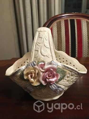 Cesta de cerámica italiana antigua