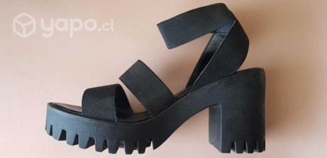 Sandalias con taco grueso