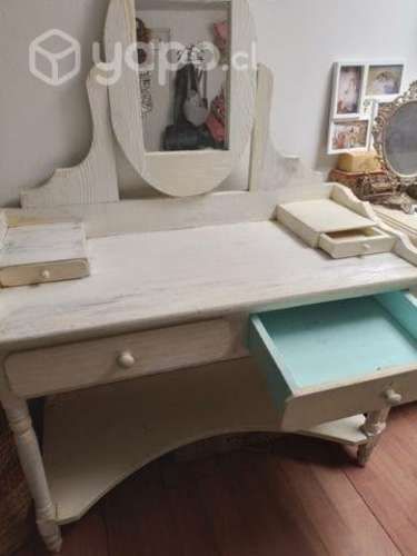 Lindo peinador antiguo buena madera