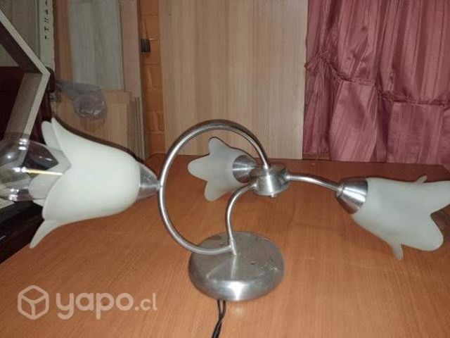 Lámpara de tres focos