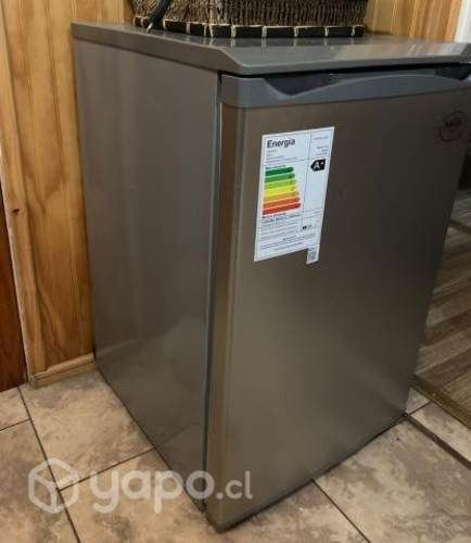Refrigerador (congelador) semi nuevo