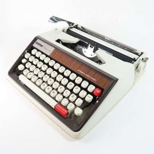 Maquina de escribir Brother deluxe 1350