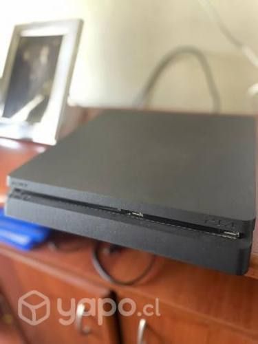 PlayStation 4 Slim + 1 Control + 7 Juegos