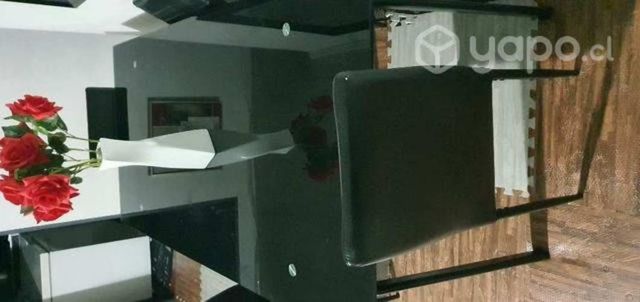 Mesa de comedor con 4 sillas on óptimo estado