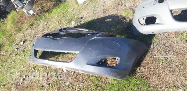 Parachoque delantero toyota yaris 2012