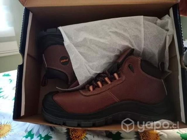 Zapatos de seguridad nuevos