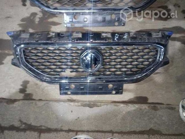 Mg 3 2021 mascara detalle con logo