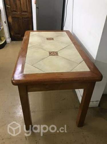 Mesa comedor diario con cerámica de madera nativa