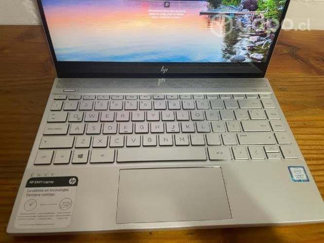 Laptop HP ENVY 13 + cargador original