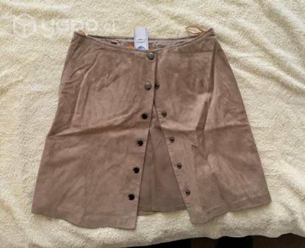 Falda suede broches