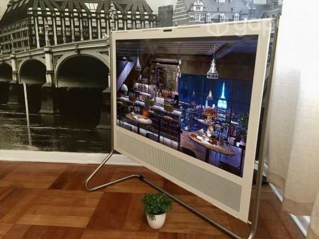 Televisor Bang & Olufsen BeoPlay V1 40&quot;