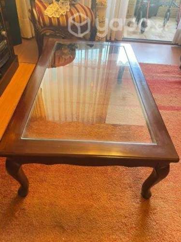 Mesa de centro con vidrio