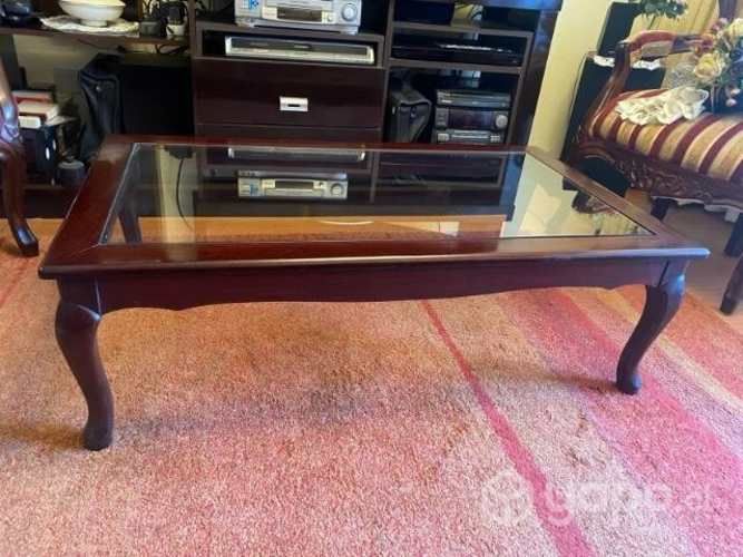 Mesa de centro con vidrio