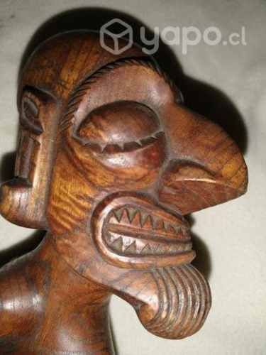 Permuto tallado rapanui KAVA en TOROMIRO