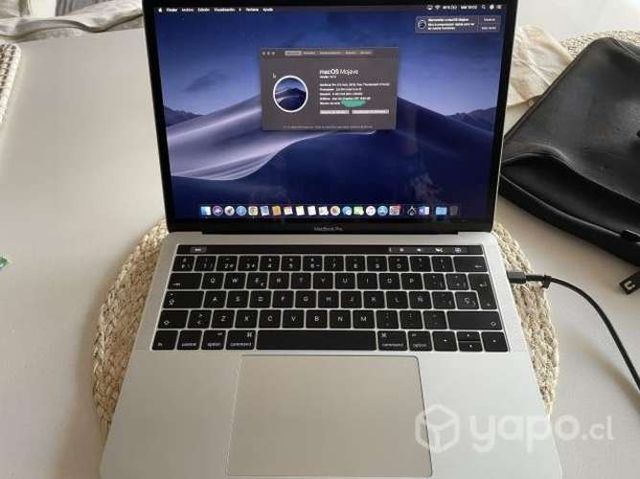 MacBook Pro 13,3" touch bar 8GB