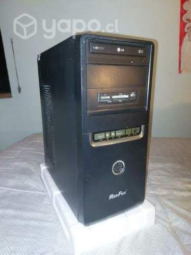 Gabinete PC RedFox con lector disco y Teclado Led