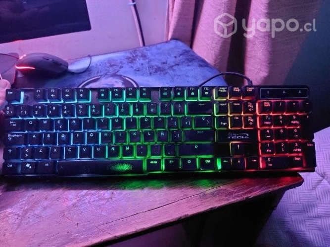 Gabinete PC RedFox con lector disco y Teclado Led