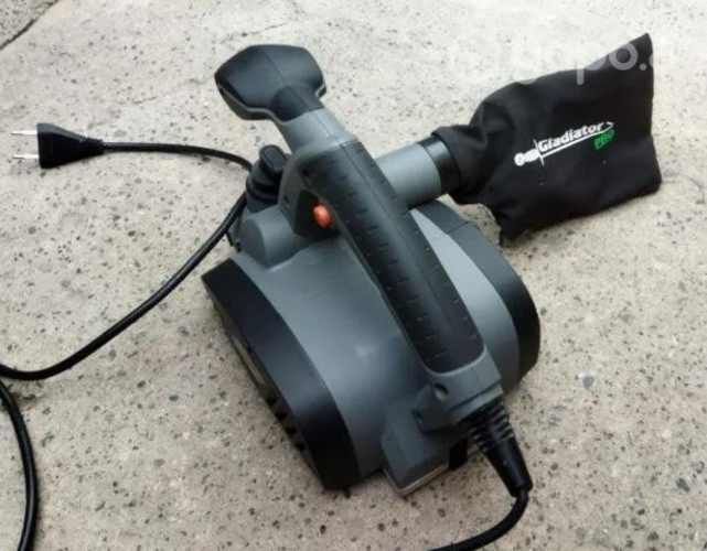 Cepillo Eléctrico Gladiator Pro 800w + 2cuchillas