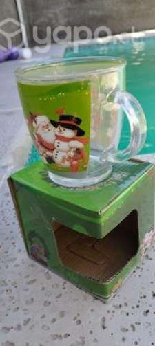 Lindas tazas navideñas de vidrio