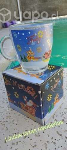 Lindas tazas navideñas de vidrio