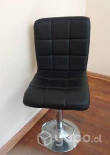 Hermosa Silla alta como nueva para bar o estetica