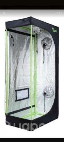 INDOR 80x80x170 color negro ( piraña) armado fac