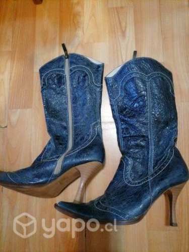 Botas de tipo charol