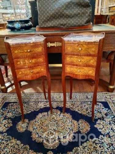 Pareja de veladores franceses con mármol