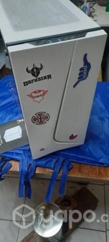 Gabinete disipador y procesador