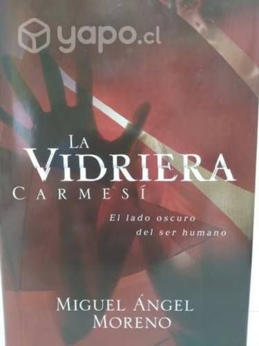 La vidriera carmesí