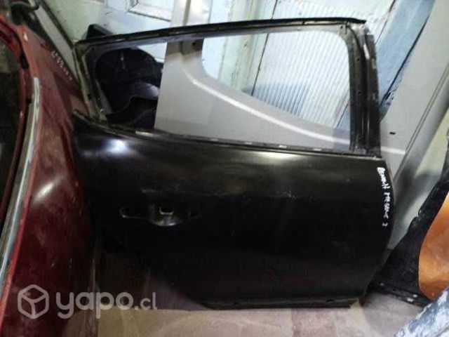 Renault megane 3 puerta trasera derecha nueva