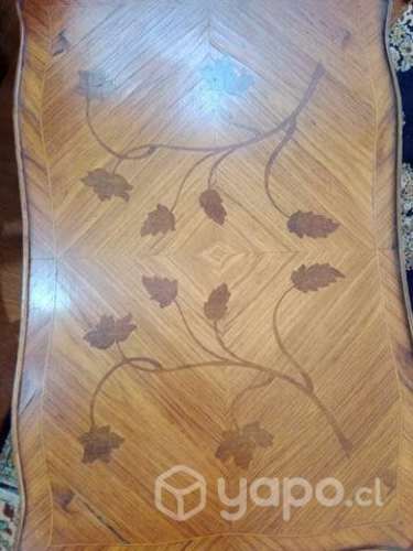 Pareja de veladores franceses con mercateria