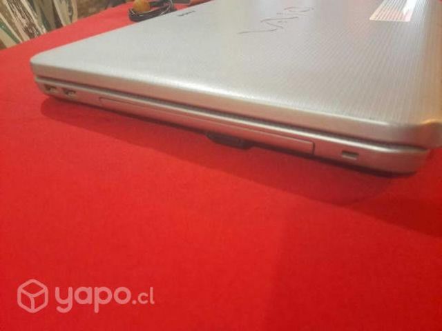 Notebook Sony Vaio con cargador