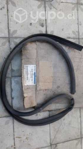 Goma de pilar Ford escape