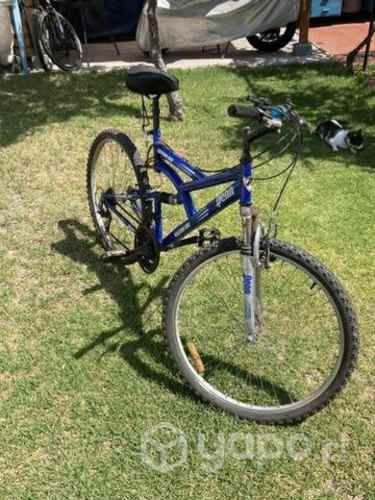 Bicicleta azul marca penn