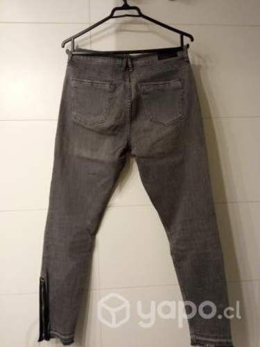 Pantalones y falda. MUY BUEN ESTADO