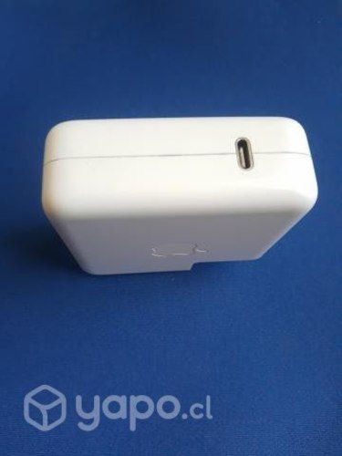 USB-C power adapter 61W