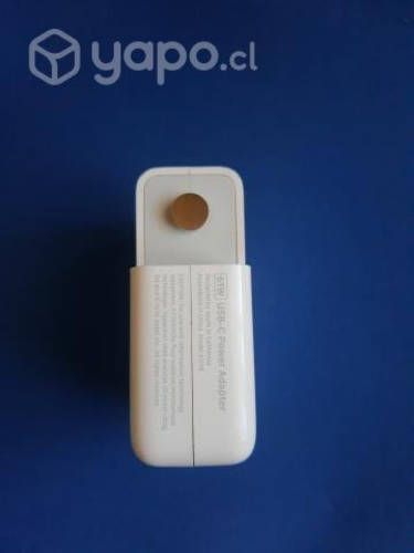 USB-C power adapter 61W