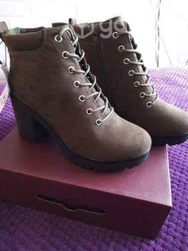 Botines nuevos Brigitte naux