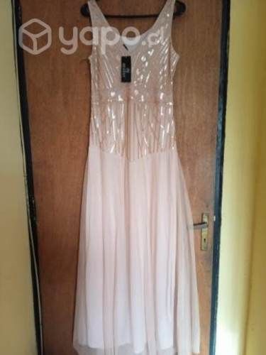 Vestido de gala color rosa palo a beige