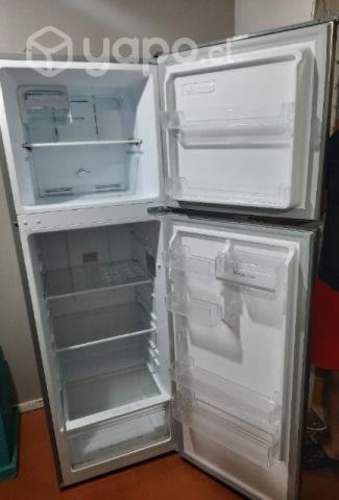 Refrigerador Midea prácticamente nuevo