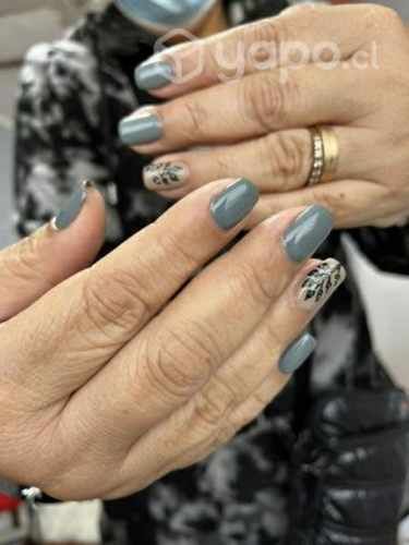 Uñas semipermanentes