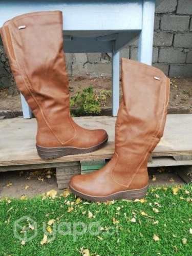 Botas nuevas via uno